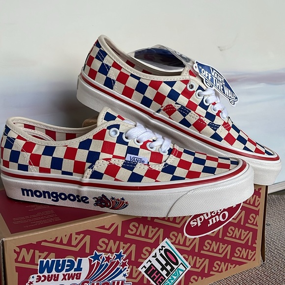 Vans WMNS Authentic 44 D
Our Legends Mongoose Red/ VN0A4BVYRDB
Sneakers - Picture 5 of 16